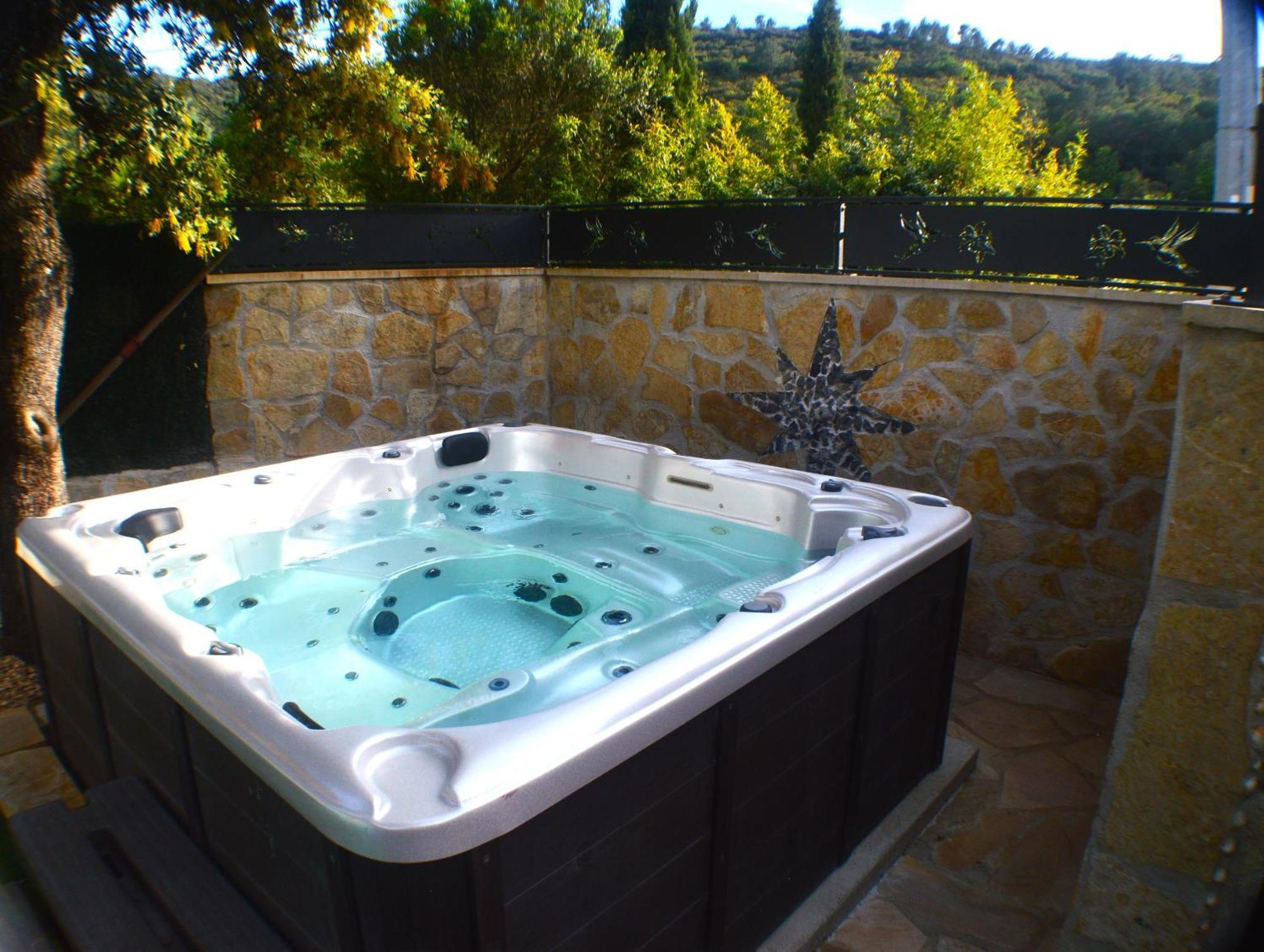 La Rose Des Vents & Spa - Gite Provence Neoules Екстер'єр фото